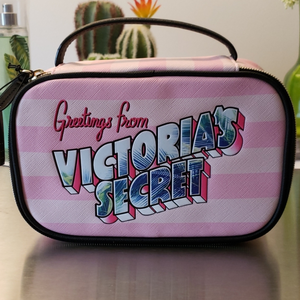 💗NWT- Victoria's Secret make up bag